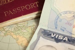 Si tengo visa de turista puedo sacar visa de trabajo